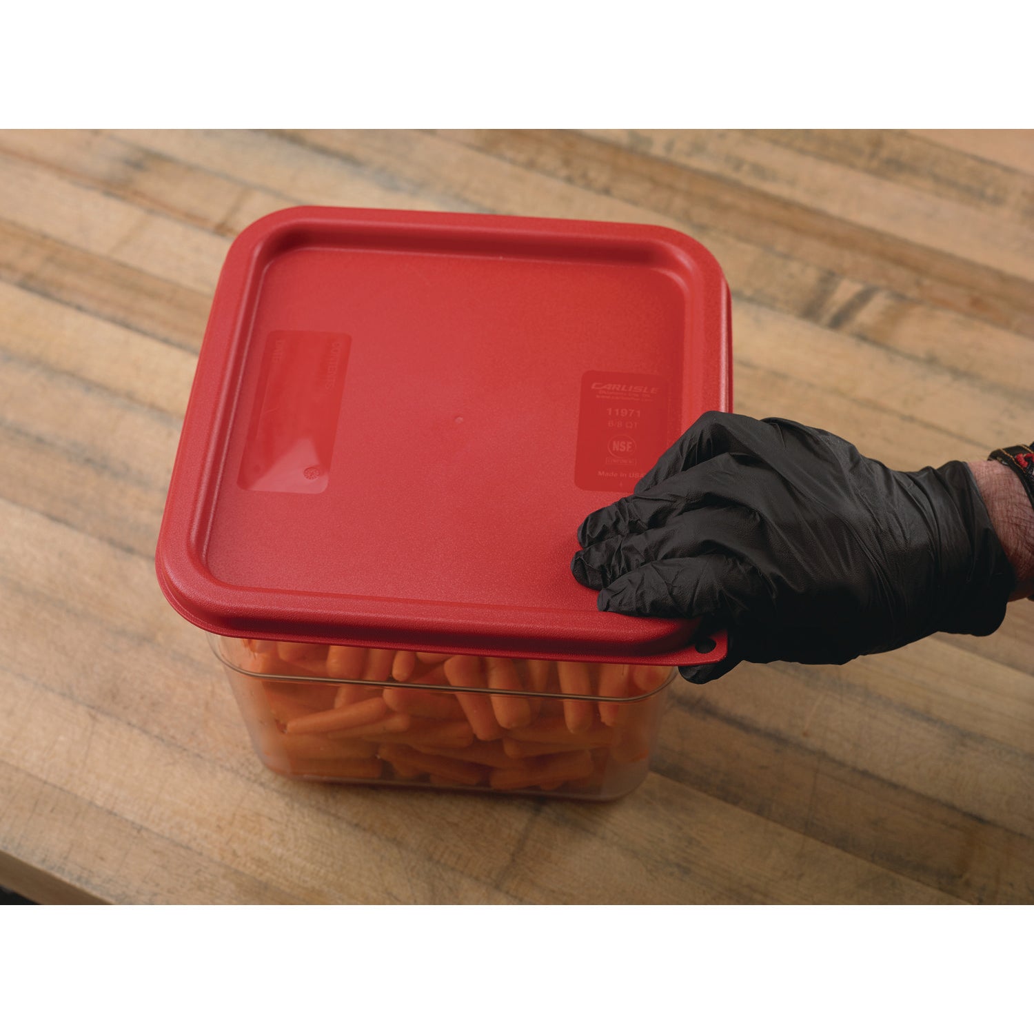 Carlisle Squares Food Storage Container Lid, 9 x 9 x 0.63, Red, Plastic