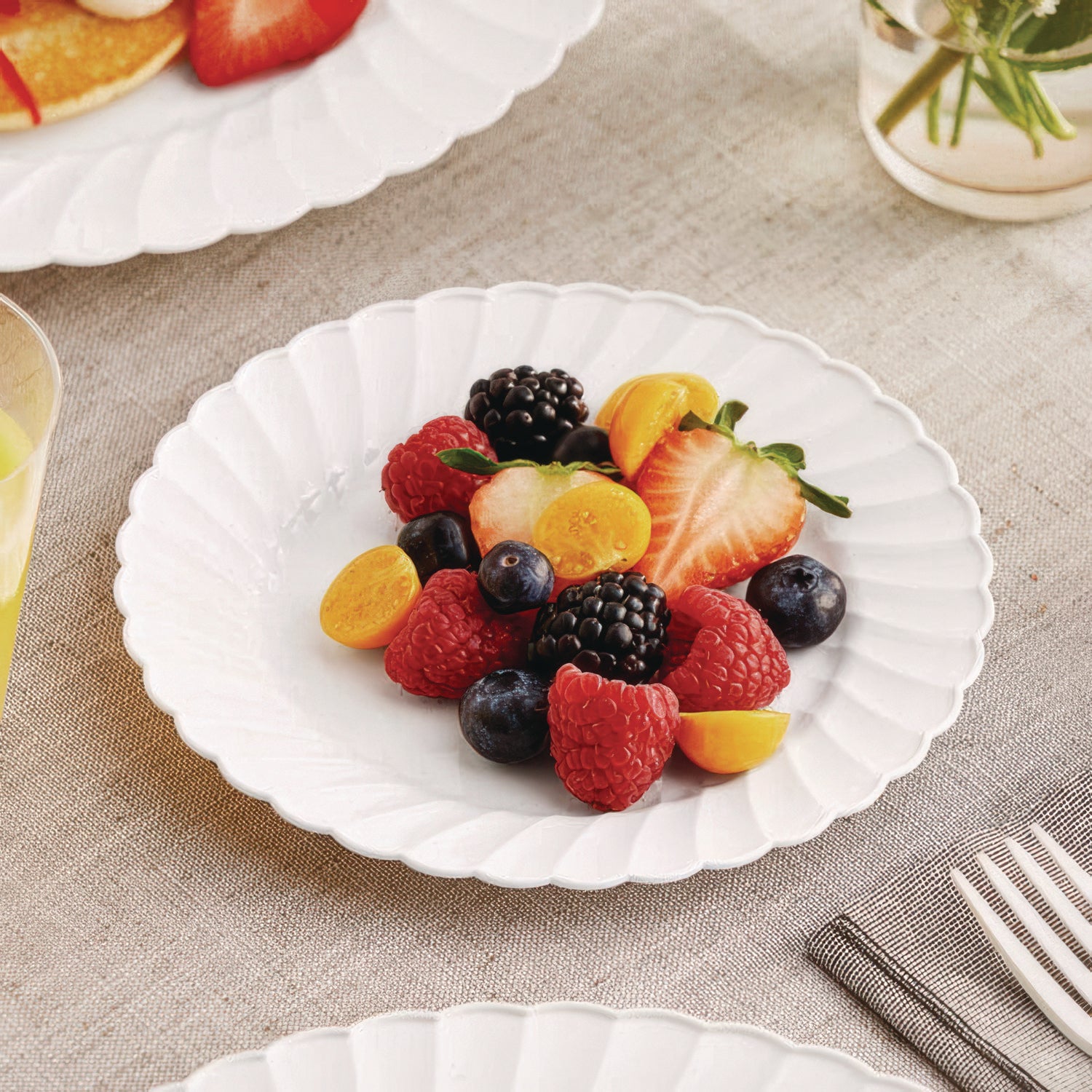 WNA Classicware Plastic Dinnerware, Plate, 6" dia, White, 180/Carton