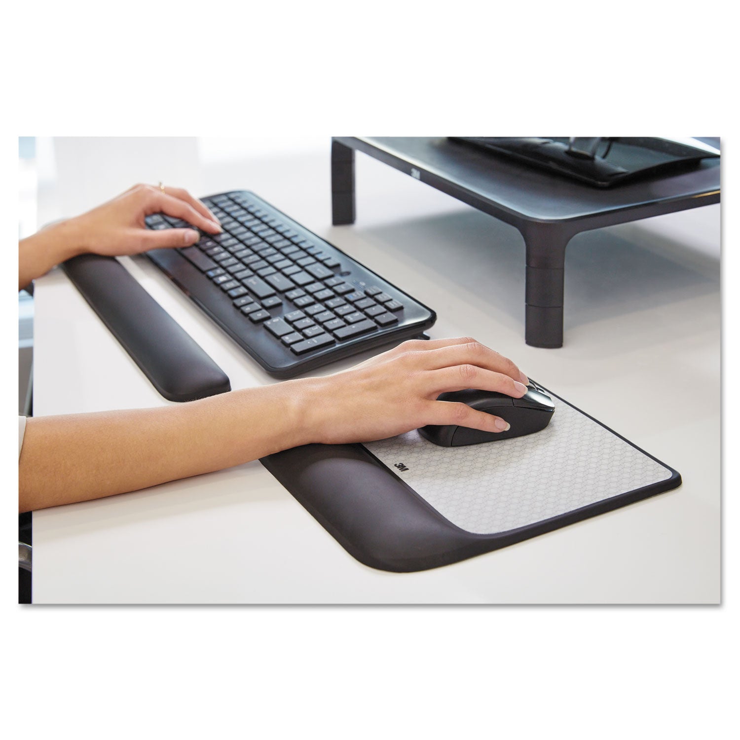 3M™ Mouse Pad with Precise Mousing Surface and Gel Wrist Rest, 8.5 x 9, Gray/Black