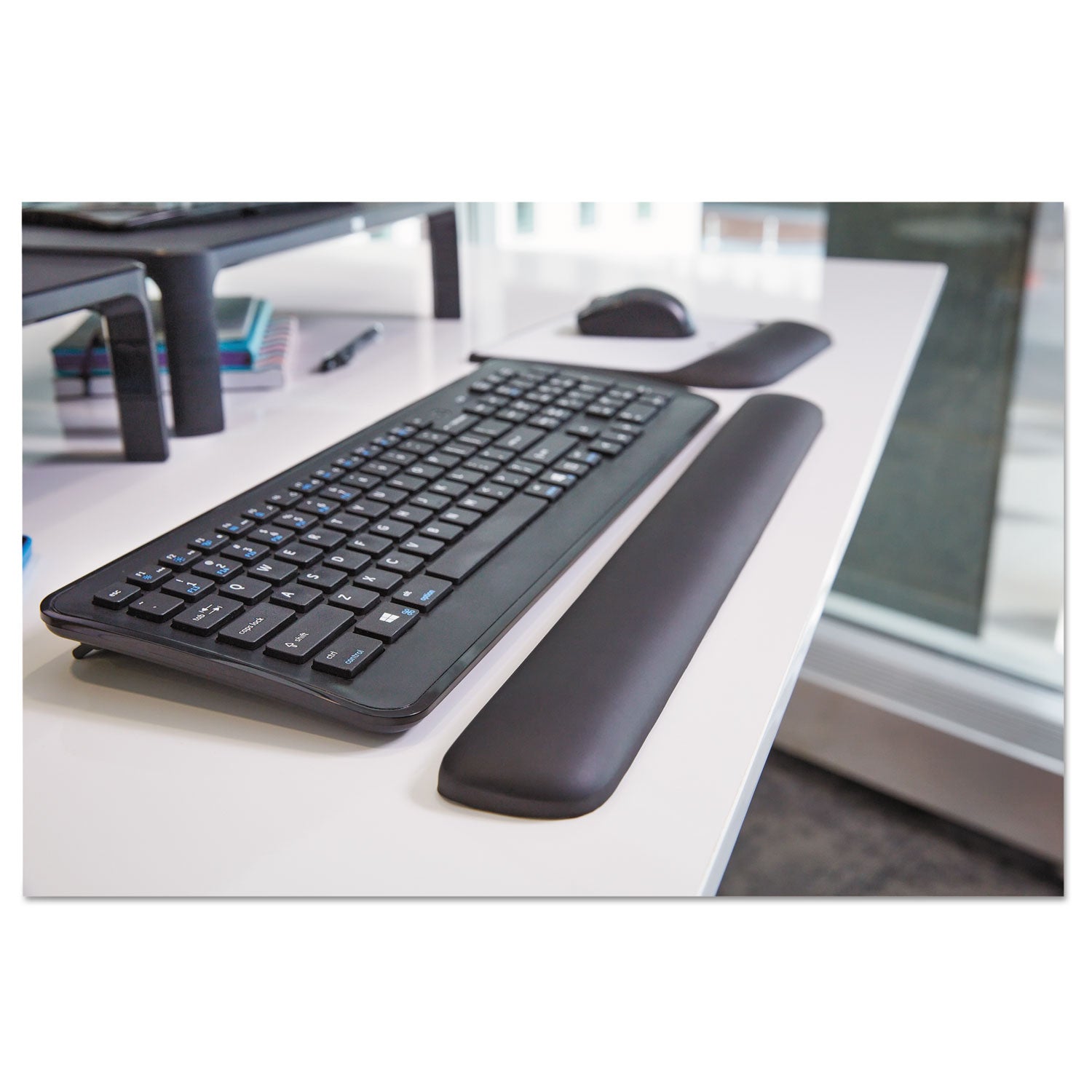 3M™ Gel Wrist Rest for Keyboards, 19 x 2, Black