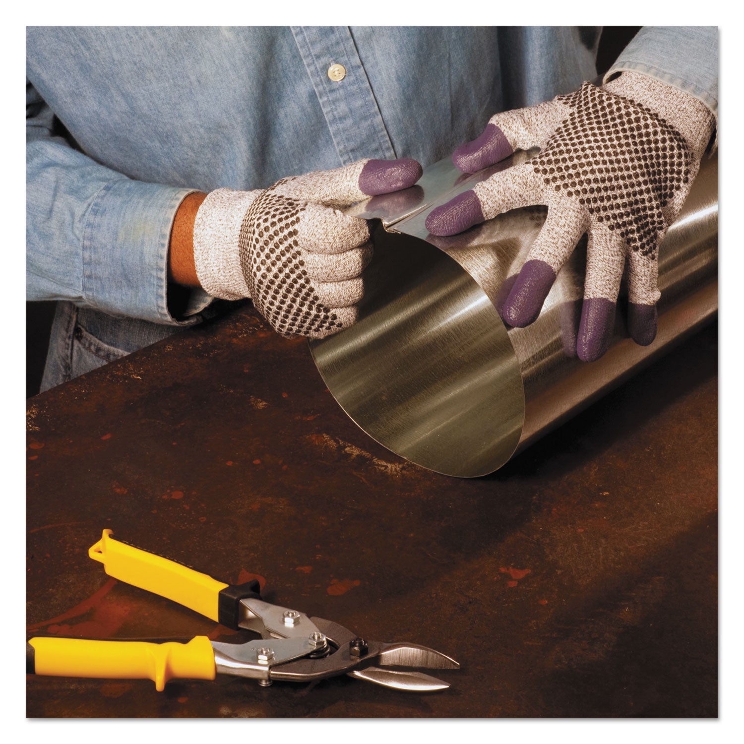 KleenGuard™ G60 Purple Nitrile Gloves, 230 mm Length, Medium/Size 8, Black/White, 12 Pairs/Carton