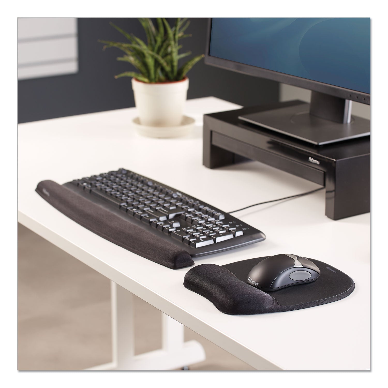 Fellowes® Memory Foam Keyboard Wrist Rest, 19.31 x 2.31, Black