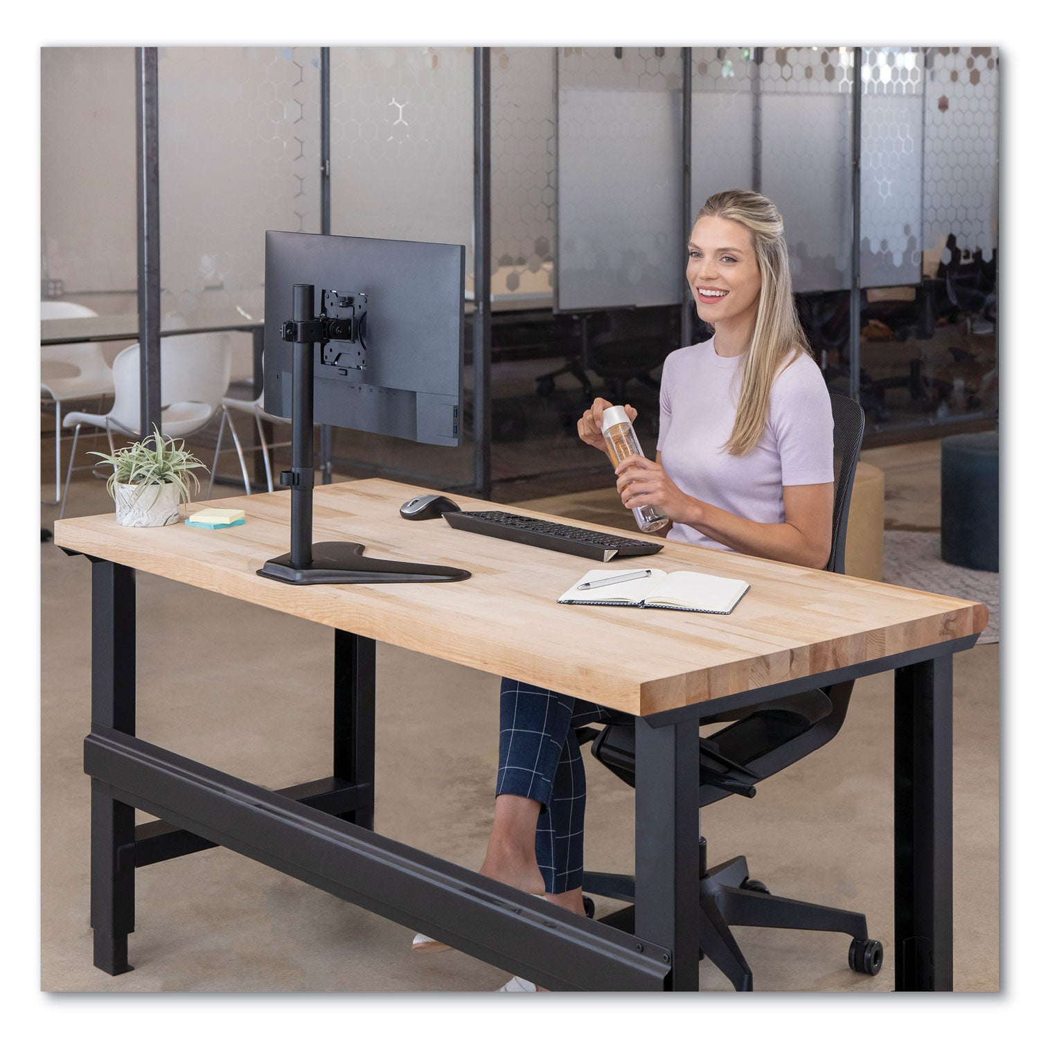 Fellowes® Professional Series Single Freestanding Monitor Arm, For 32" Monitors, 11" x 15.4" x 18.3", Black, Supports 17 lb