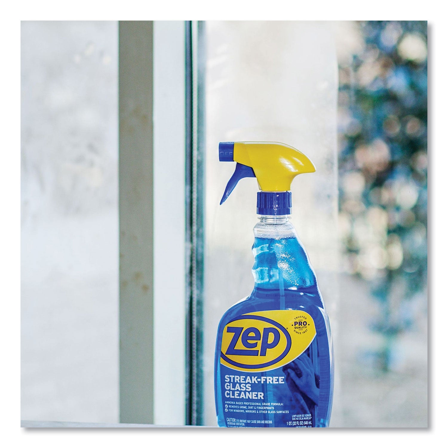 Zep Commercial® Streak-Free Glass Cleaner, Pleasant Scent, 32 oz Spray Bottle, 12/Carton