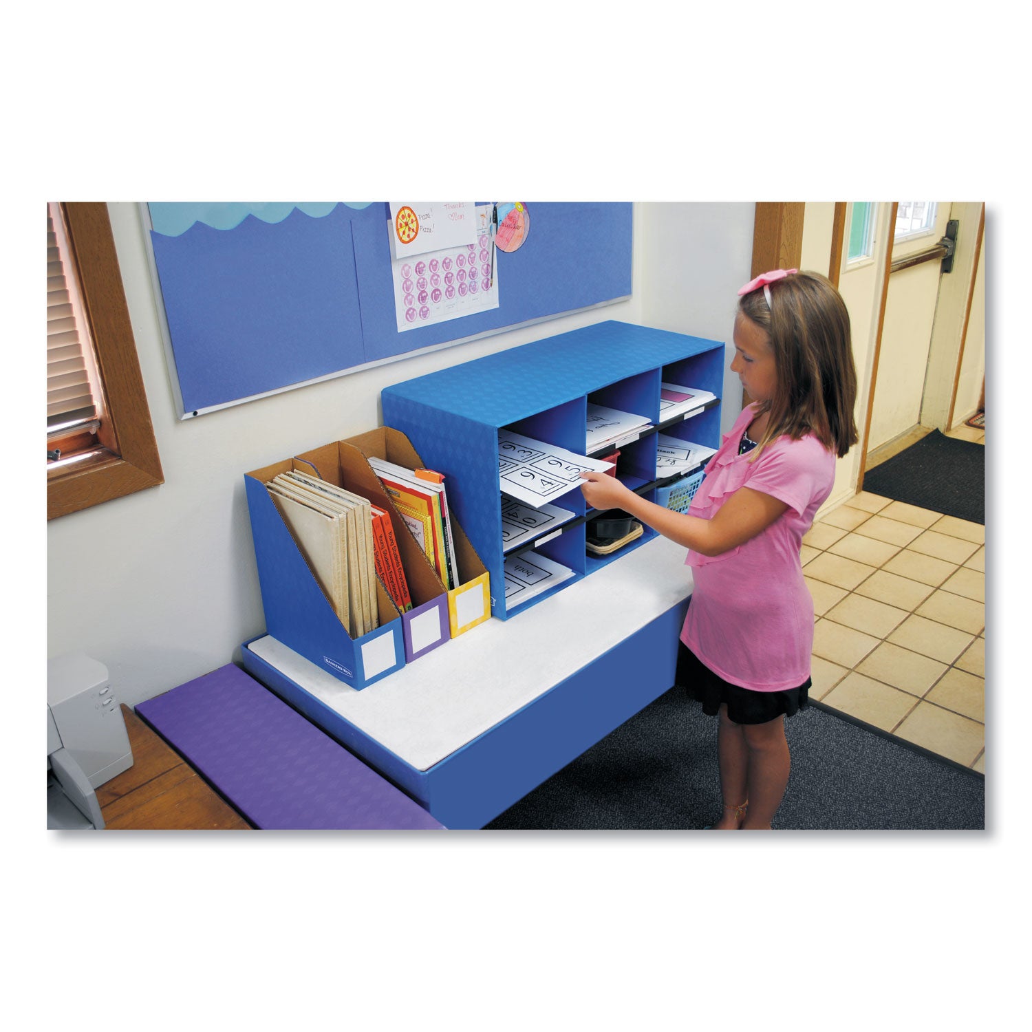 Bankers Box® Classroom Literature Sorter, 9 Compartments, 28.25 x 13 x 16, Blue