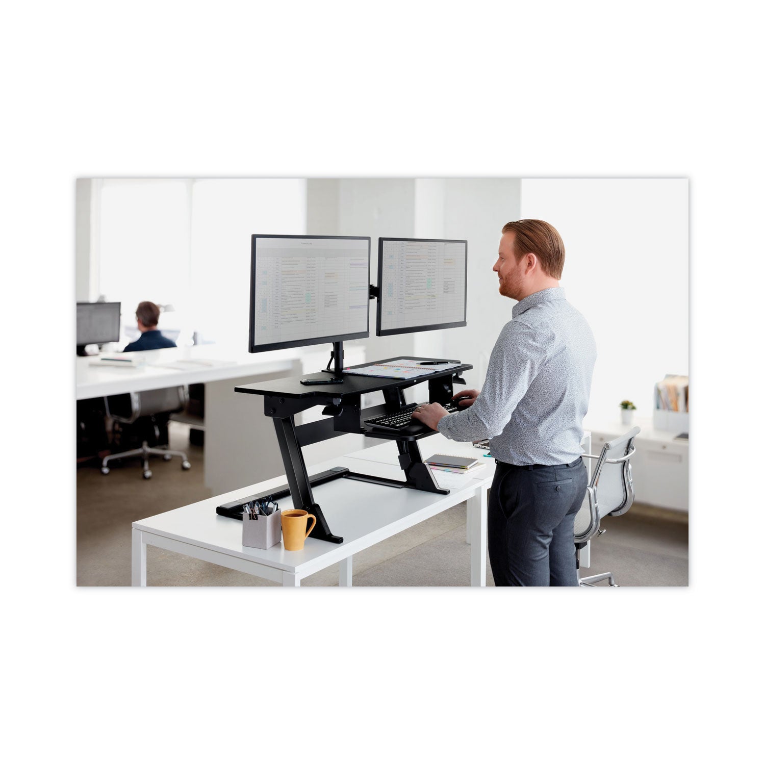 3M™ Dual Monitor Mount, For 27" Monitors, 360 Degree Rotation, +45 Degree/-45 Degree Tilt, 90 Degree Pan, Black, Supports 20 lb