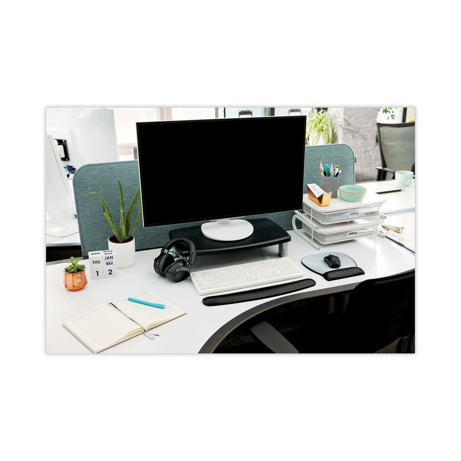 3M™ Extra-Wide Adjustable Monitor Stand, 20" x 12" x 1" to 5.78", Silver/Black, Supports 40 lbs