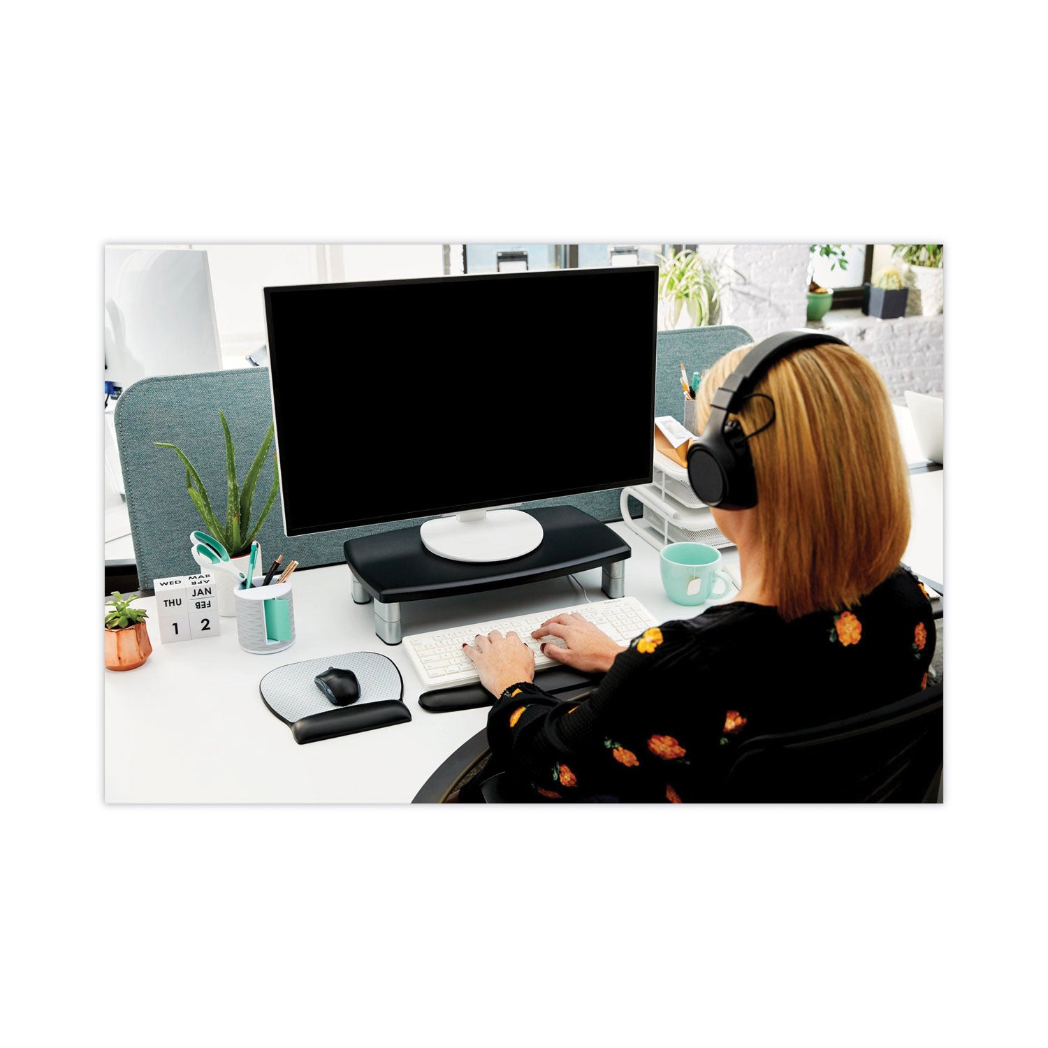 3M™ Extra-Wide Adjustable Monitor Stand, 20" x 12" x 1" to 5.78", Silver/Black, Supports 40 lbs