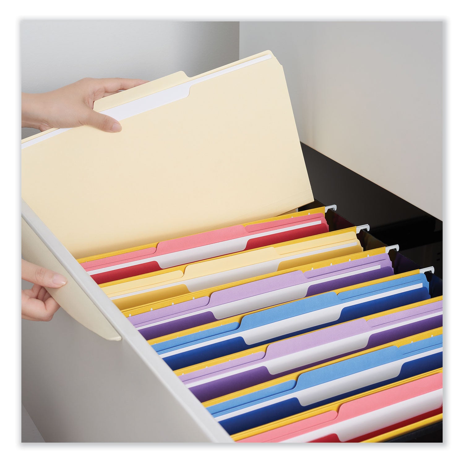 Universal® Top Tab File Folders, 1/5-Cut Tabs: Assorted, Letter Size, 0.75" Expansion, Manila, 100/Box