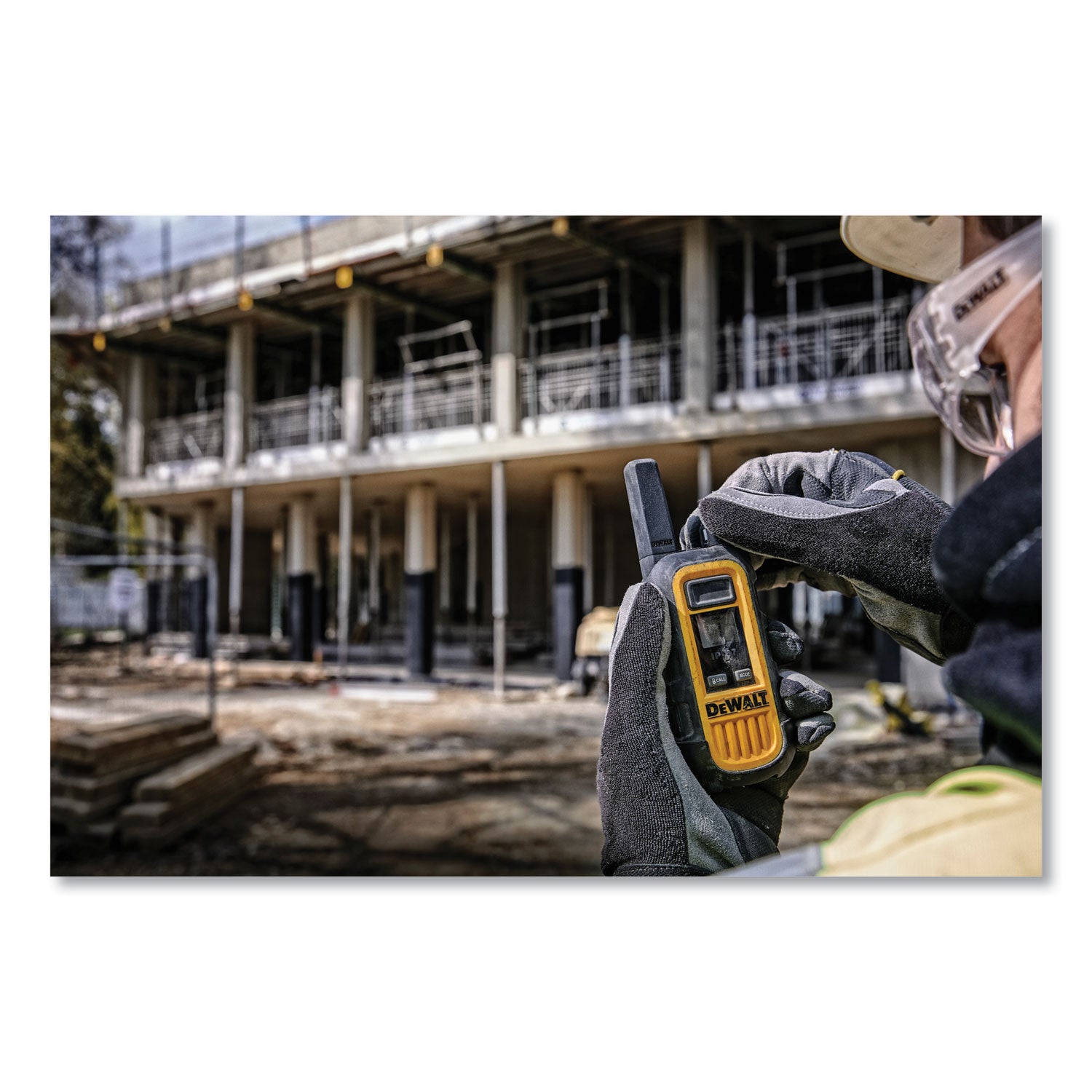 DeWalt® DXFRS300 Heavy-Duty Walkie Talkies, 1 W, 22 Channels